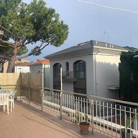 Appartamento Betti, San Giuliano Mare Ріміні Екстер'єр фото