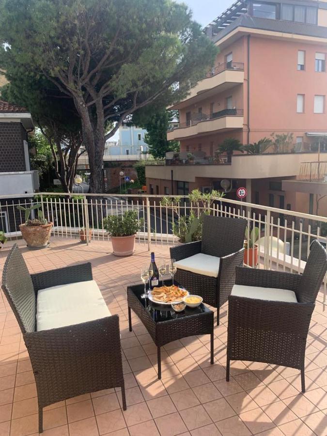 Appartamento Betti, San Giuliano Mare Ріміні Екстер'єр фото