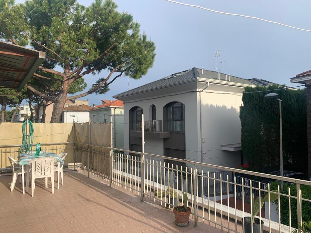 Appartamento Betti, San Giuliano Mare Ріміні Екстер'єр фото